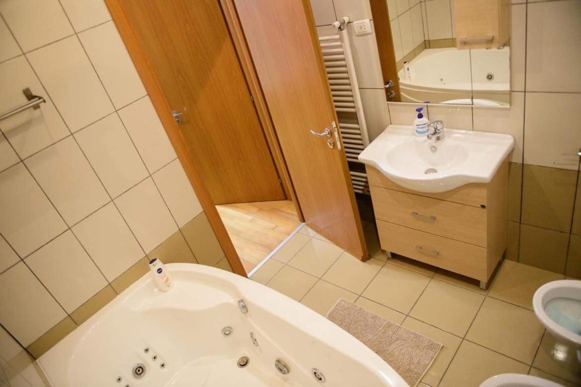 Apartamento Sadara Sea Breeze Năvodari Exterior foto